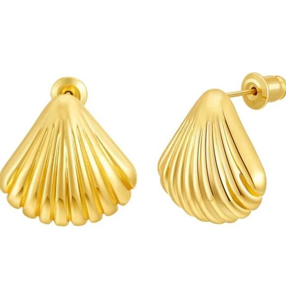 Cioccolato Couture Suzanna 18K Gold-Plated Mother Of Pearl Earring - Picture 3 of 9